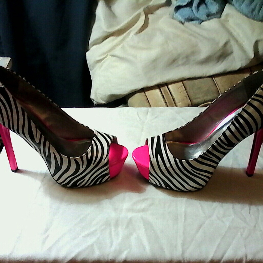 Deb high heels